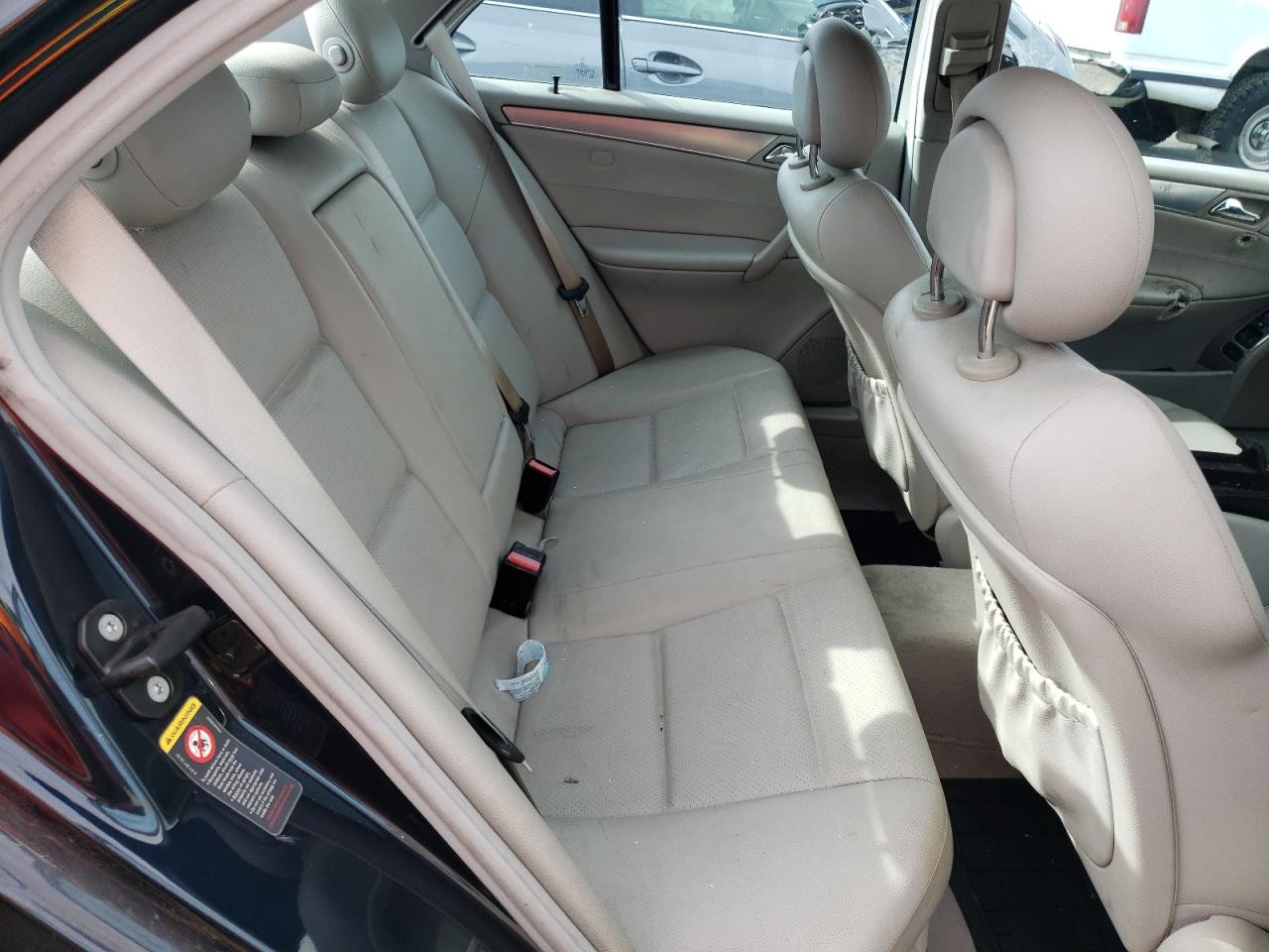 Photo 6 from auction – 2005 MERCEDES-BENZ C-CLASS with VIN WDBRF40J55F560010