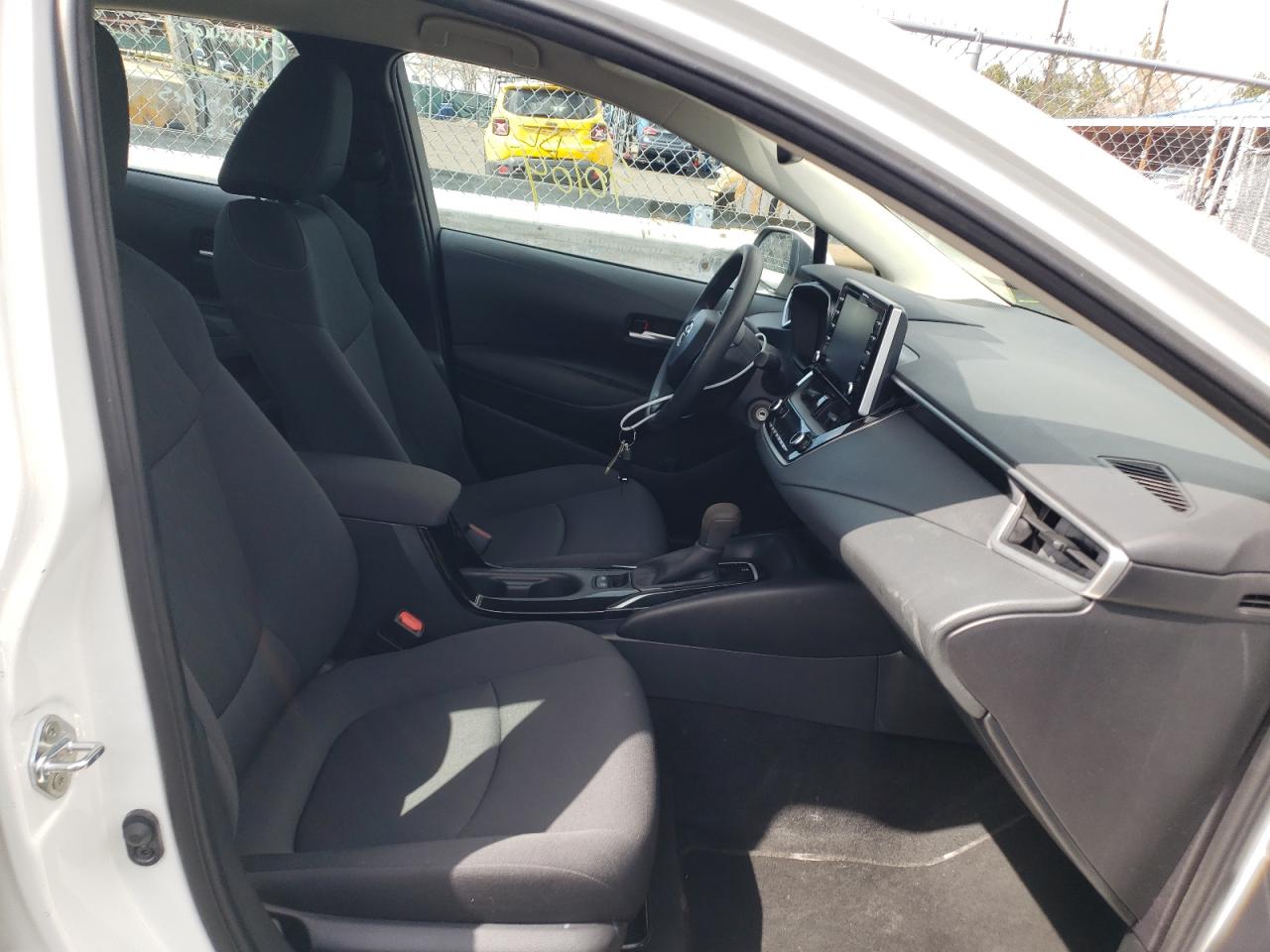 Photo 5 from auction – 2020 TOYOTA COROLLA LE with VIN 5YFEPRAE4LP117171