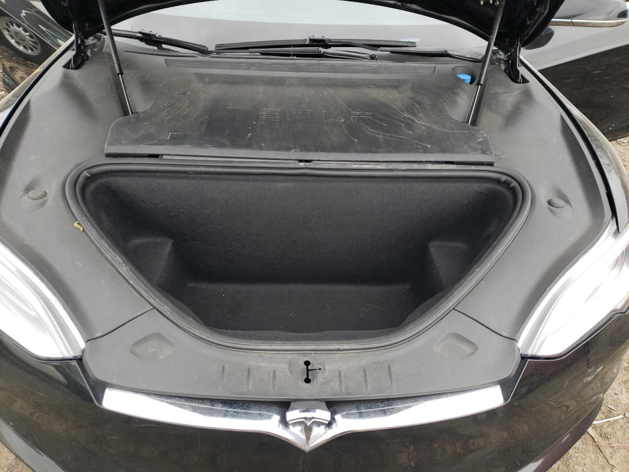 Photo 7 from auction – 2018 TESLA MODEL S with VIN 5YJSA1E23JF293532