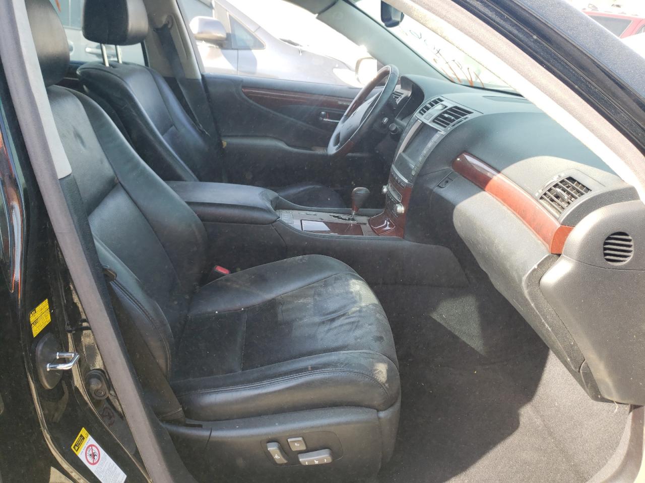 Photo 5 from auction – 2010 LEXUS LS 460L with VIN JTHGL5EF9A5039706