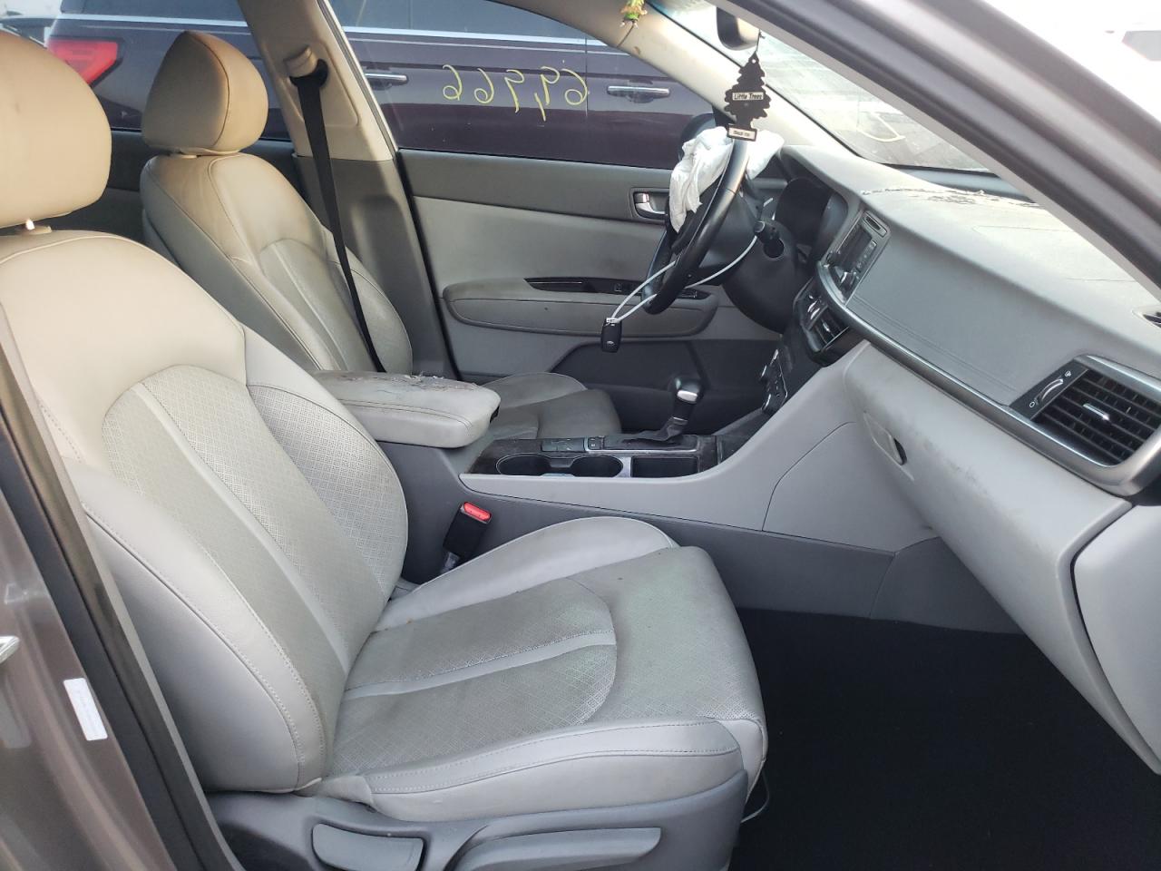 Photo 5 from auction – 2016 KIA OPTIMA EX with VIN 5XXGU4L35GG035593