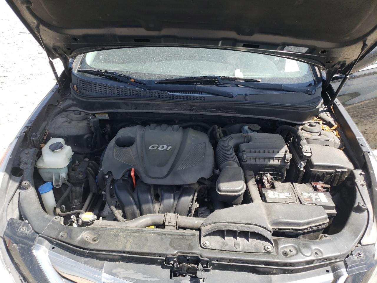Photo 7 from auction – 2011 HYUNDAI SONATA SE with VIN 5NPEC4AC4BH198505