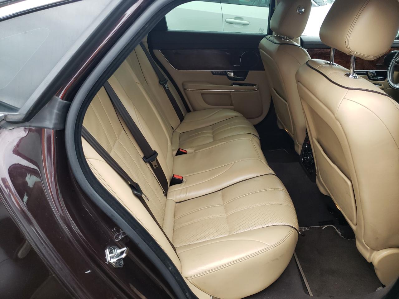 Photo 6 from auction – 2013 JAGUAR XJ with VIN SAJWA1C76D8V41956