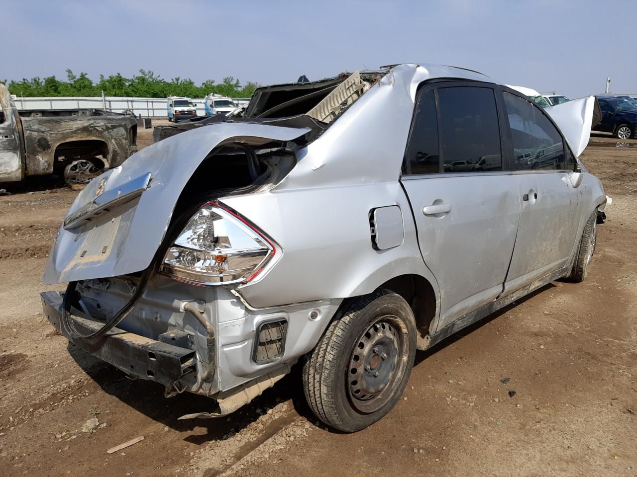 Photo 4 from auction – 2008 NISSAN VERSA S with VIN 3N1BC11E08L461281