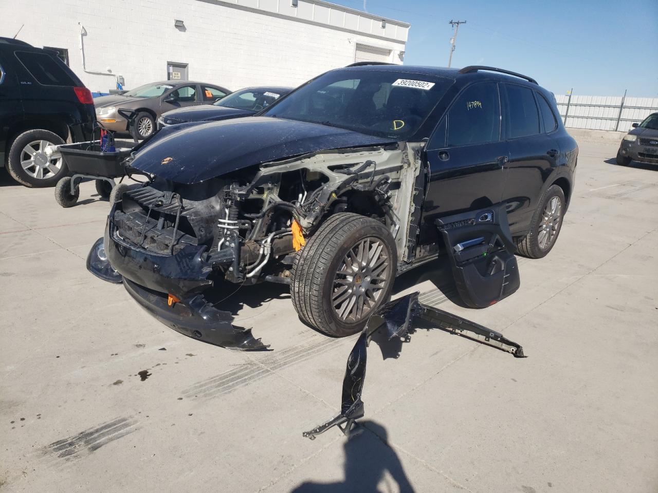 Photo 2 from auction – 2014 PORSCHE CAYENNE with VIN WP1AA2A23ELA95977