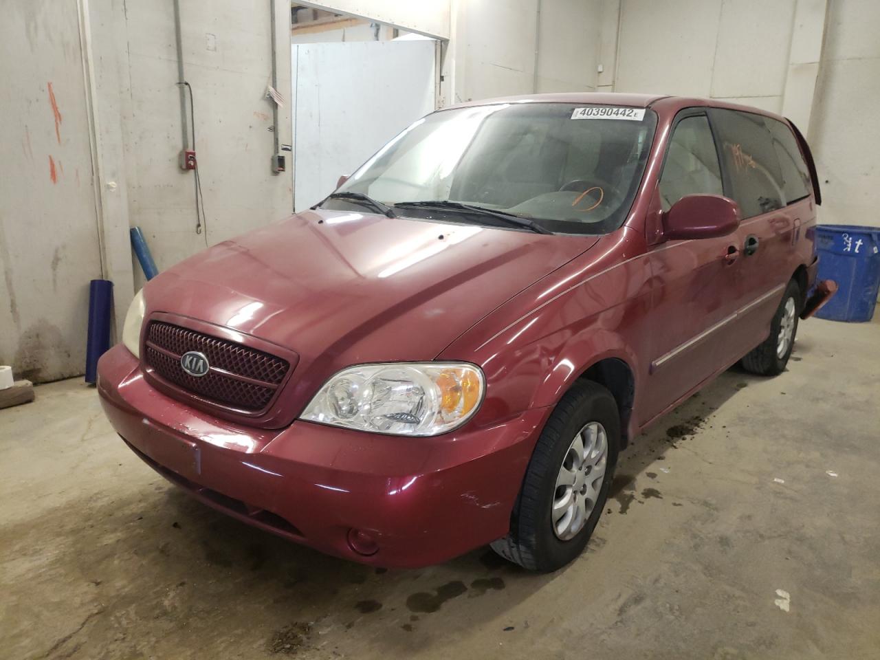 Photo 2 from auction – 2004 KIA SEDONA EX with VIN KNDUP131646536221