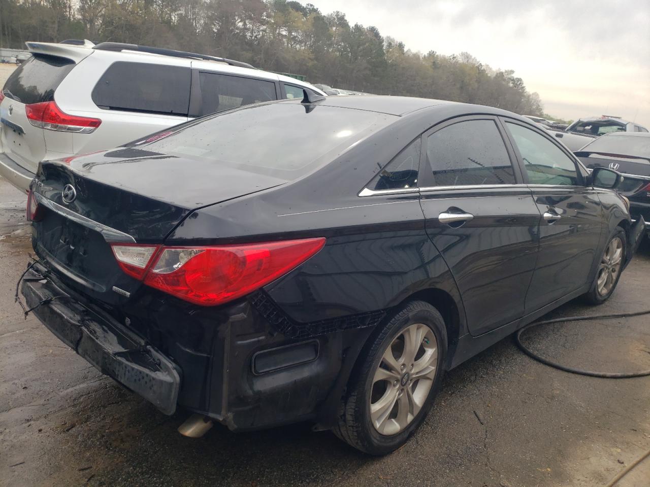 Photo 4 from auction – 2011 HYUNDAI SONATA SE with VIN 5NPEC4AC6BH137575