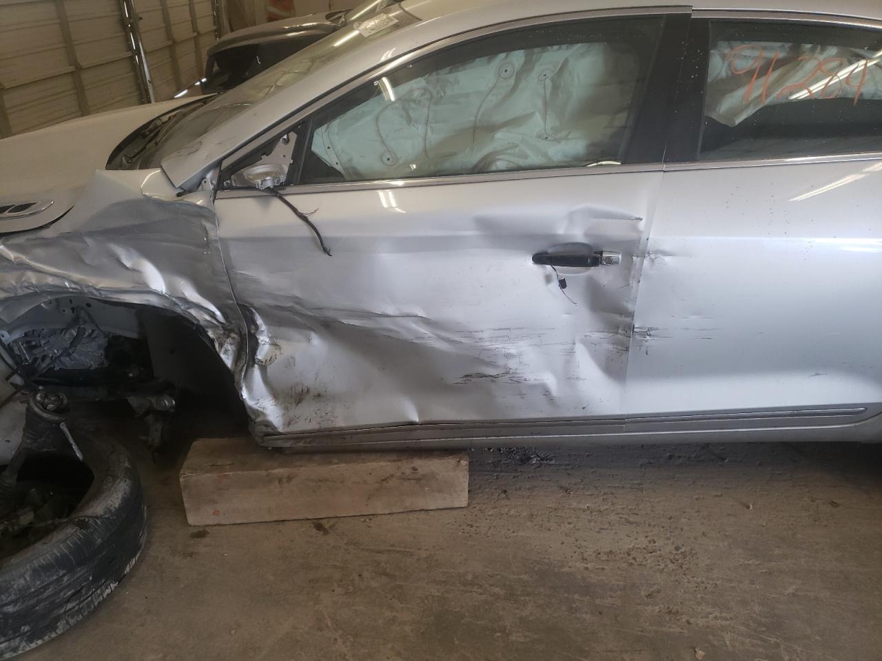 Photo 10 from auction – 2016 BUICK LACROSSE with VIN 1G4GB5G37GF109886