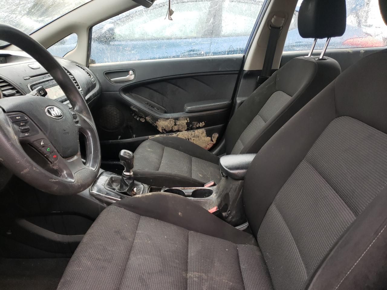 Photo 5 from auction – 2017 KIA FORTE LX with VIN 3KPFK4A72HE045029