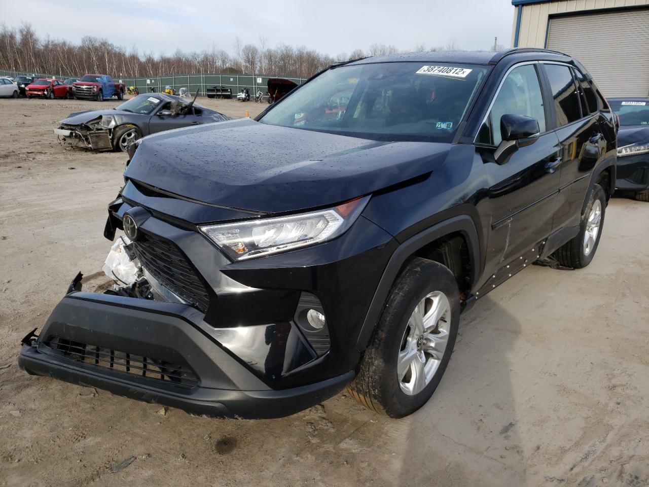 Photo 2 from auction – 2021 TOYOTA RAV4 XLE with VIN 2T3P1RFV7MC171401