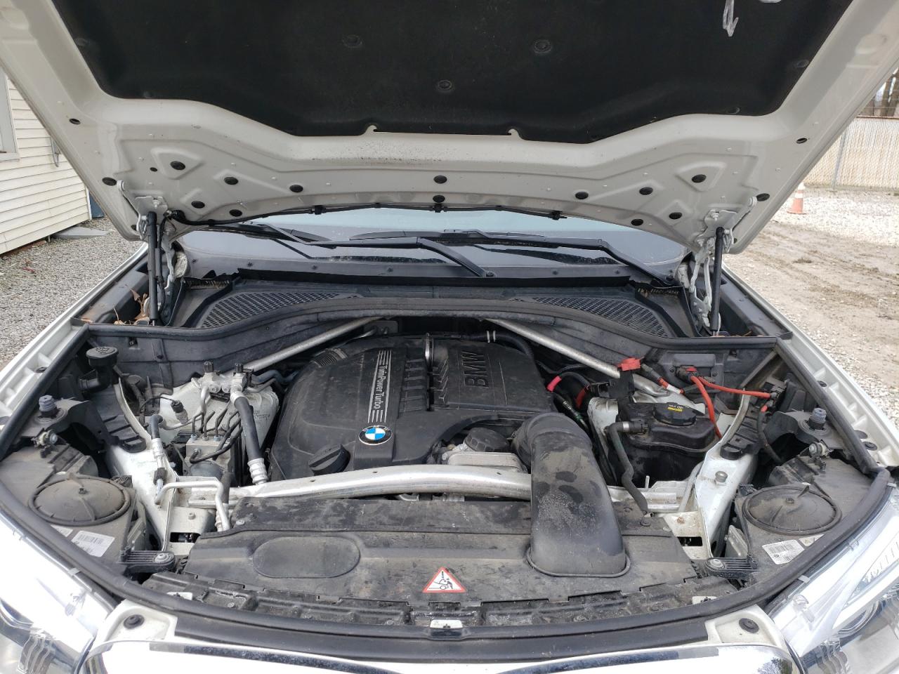 Photo 7 from auction – 2015 BMW X5 XDRIVE3 with VIN 5UXKR0C5XF0P00587