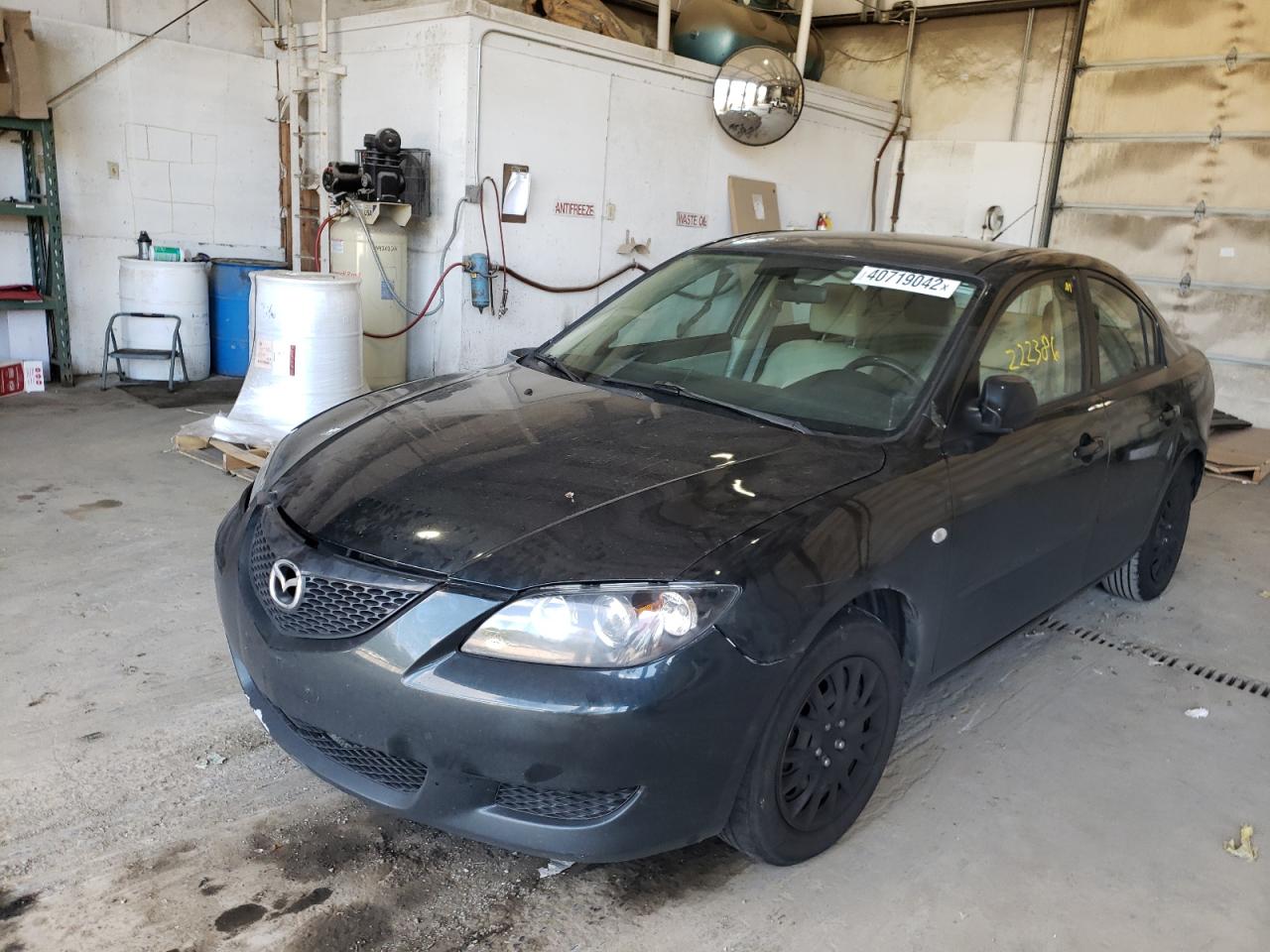 Photo 2 from auction – 2005 MAZDA 3 I with VIN JM1BK12F551258252
