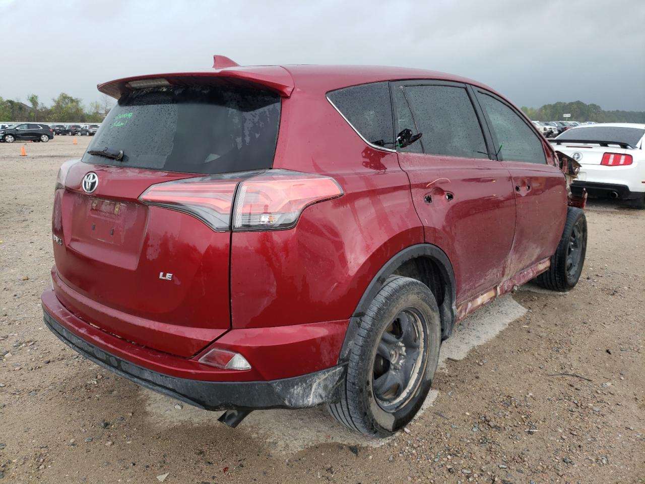 Photo 4 from auction – 2018 TOYOTA RAV4 LE with VIN 2T3ZFREV1JW491495