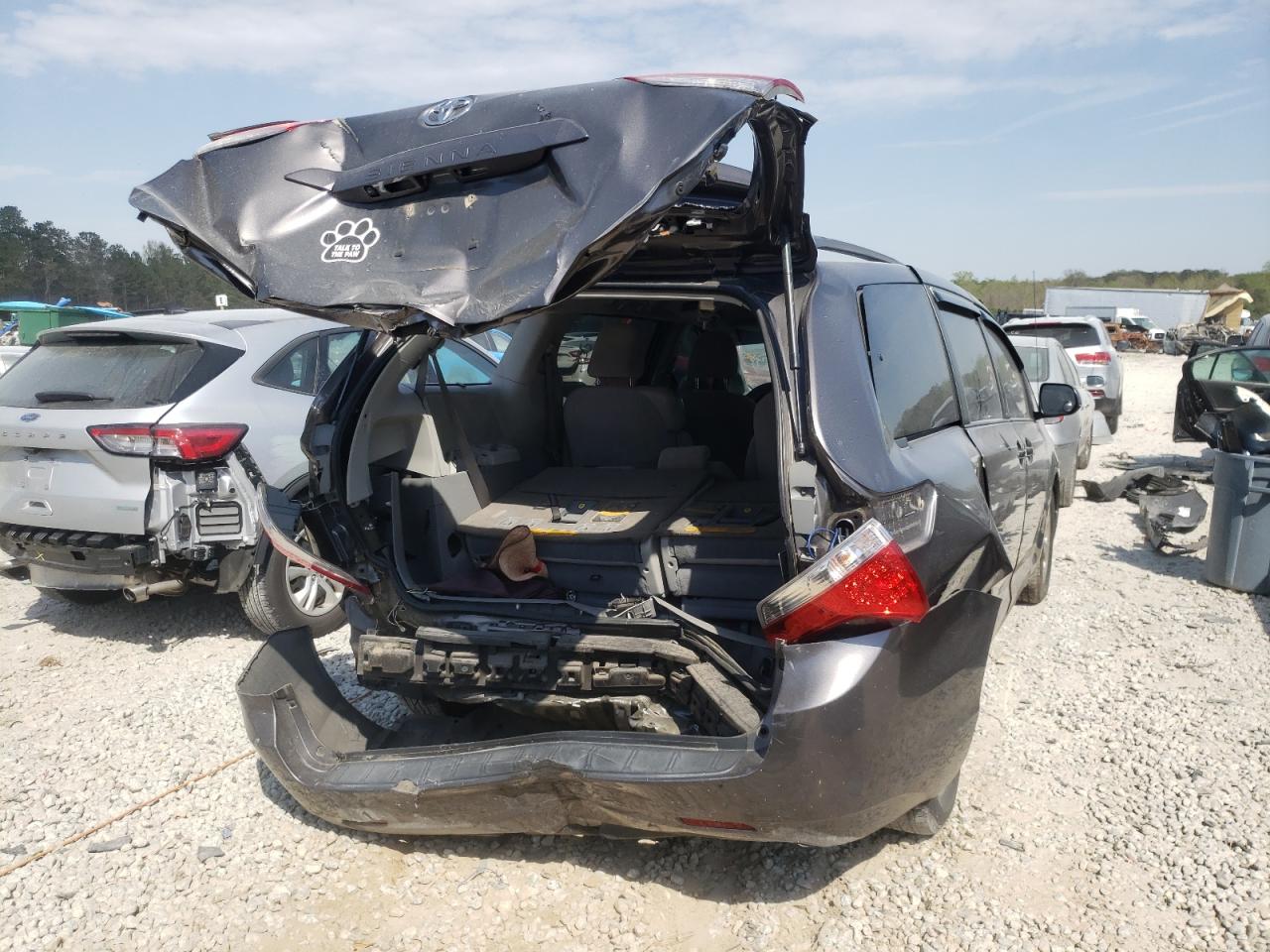 Photo 9 from auction – 2013 TOYOTA SIENNA LE with VIN 5TDKK3DC3DS372055
