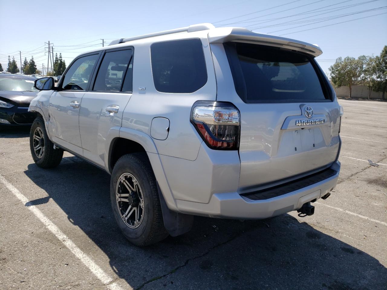 Photo 3 from auction – 2015 TOYOTA 4RUNNER SR with VIN JTEZU5JR6F5106532