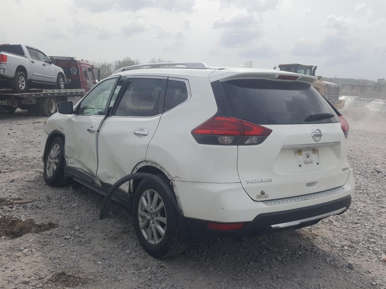 Photo 3 from auction – 2017 NISSAN ROGUE S with VIN KNMAT2MV4HP556912