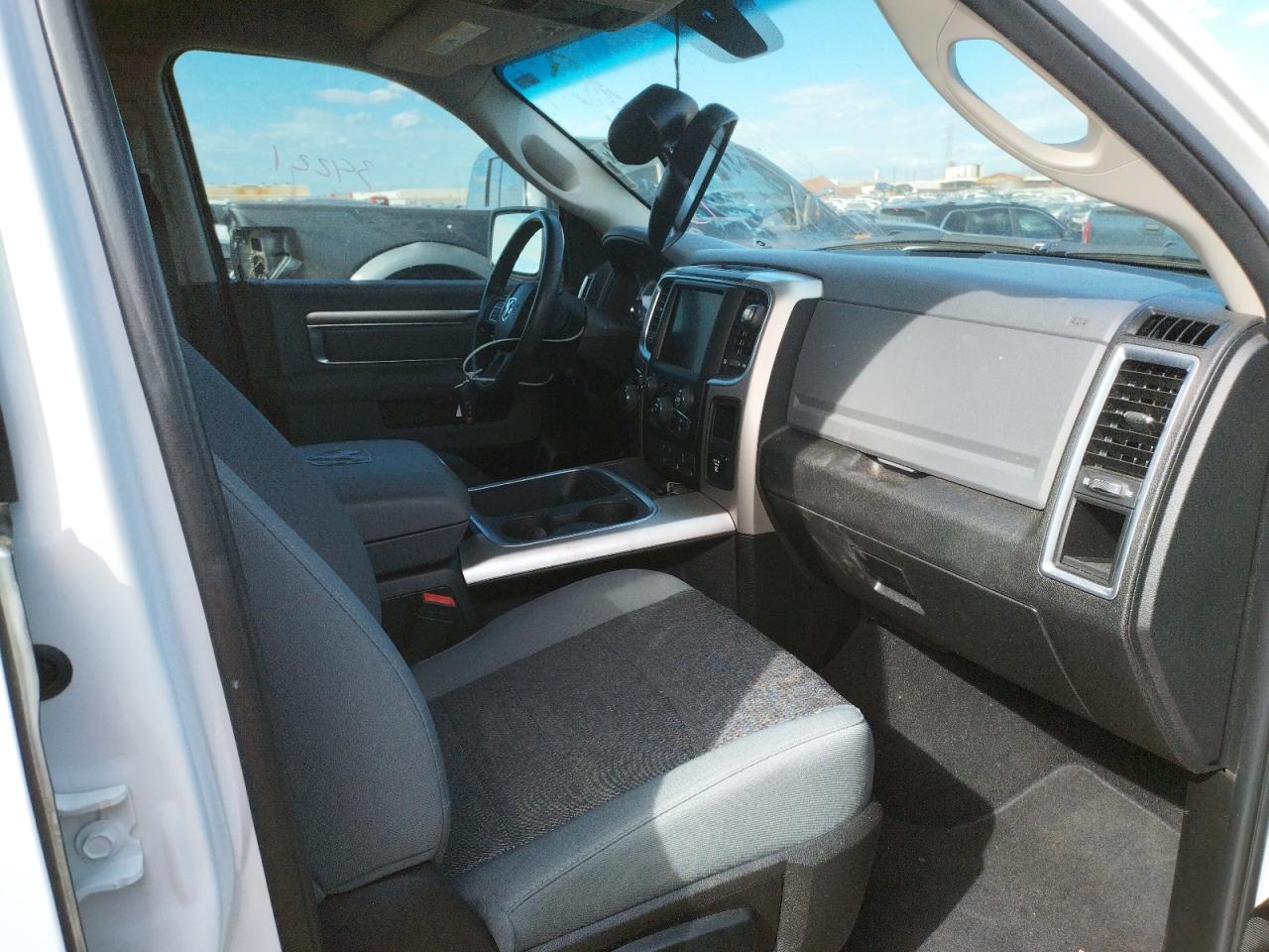 Photo 5 from auction – 2020 RAM 1500 CLASS with VIN 1C6RR6TT6LS136705