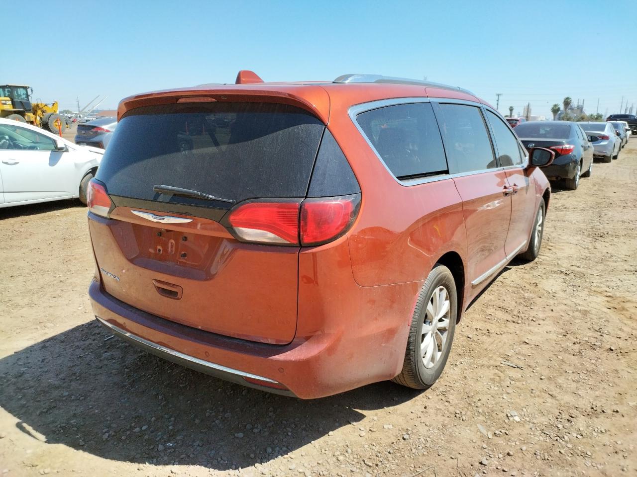 Photo 4 from auction – 2018 CHRYSLER PACIFICA T with VIN 2C4RC1BG7JR309745