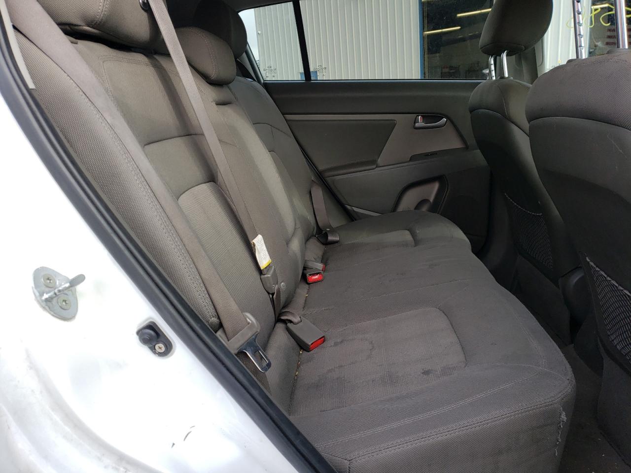 Photo 6 from auction – 2011 KIA SPORTAGE L with VIN KNDPB3A29B7059679