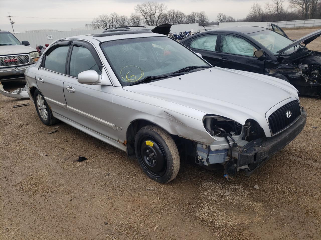 HYUNDAI SONATA GLS 2002 with VIN KMHWF35H02A715071 - Photo from auction
