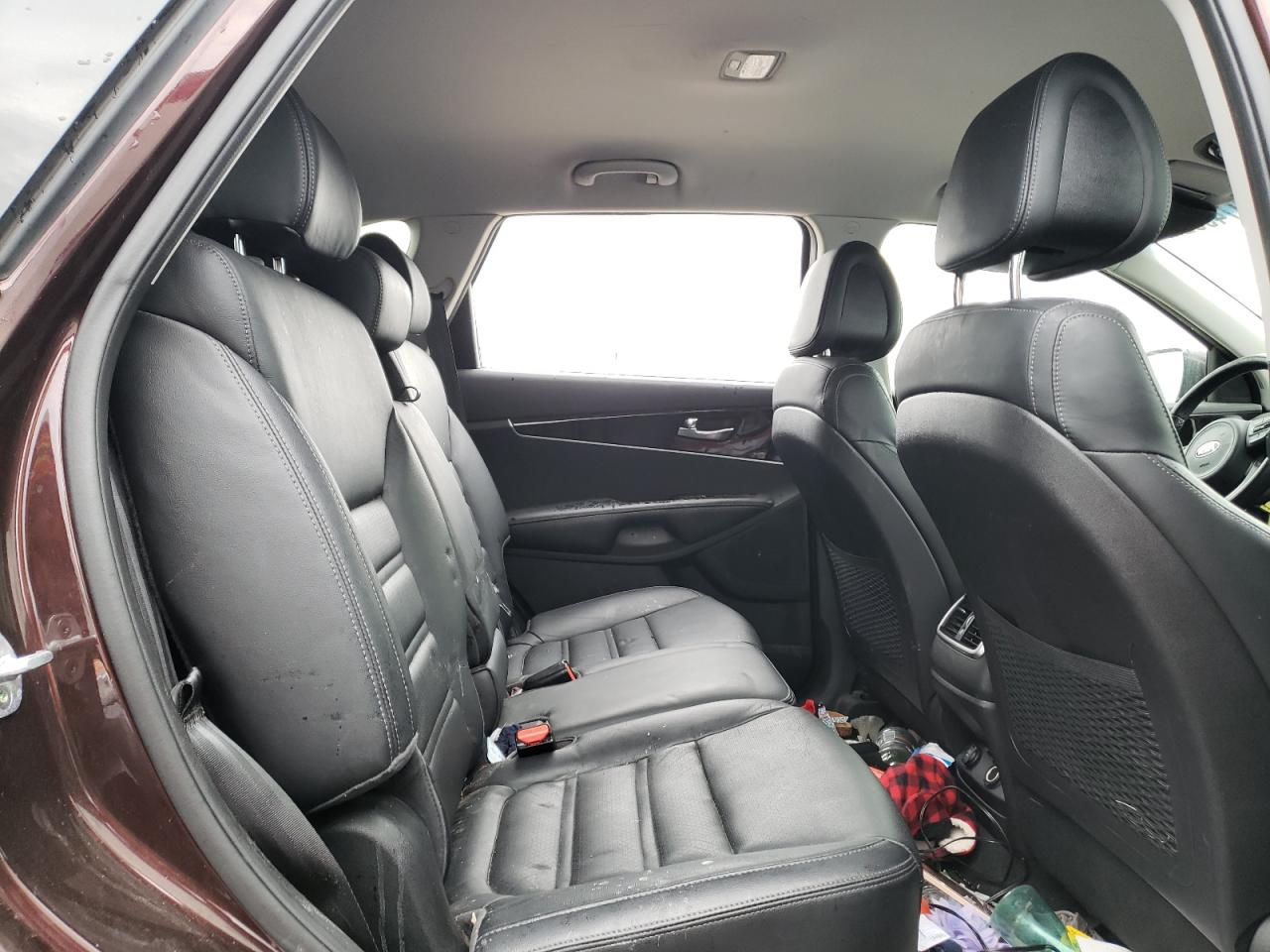 Photo 6 from auction – 2016 KIA SORENTO EX with VIN 5XYPHDA15GG021775