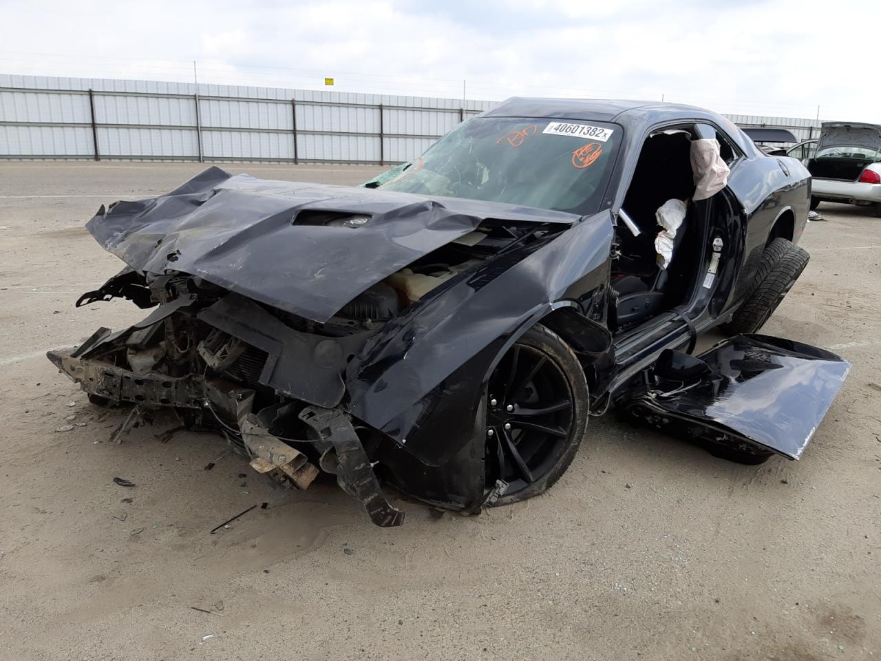 Photo 2 from auction – 2016 DODGE CHALLENGER with VIN 2C3CDZAGXGH321555