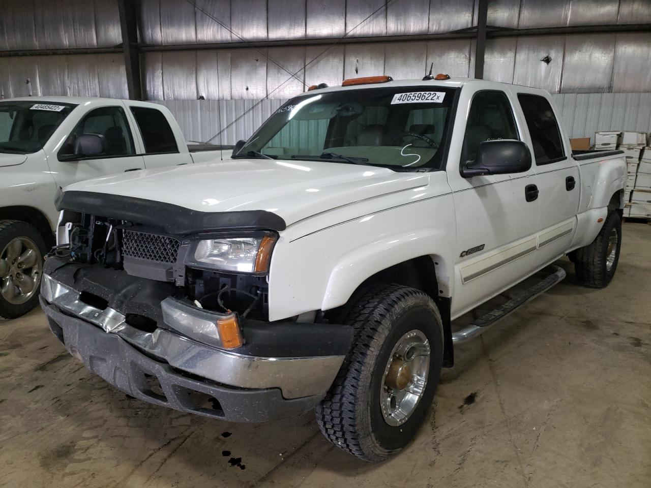 Photo 2 from auction – 2005 CHEVROLET SILVERADO with VIN 1GCGK13U95F860335