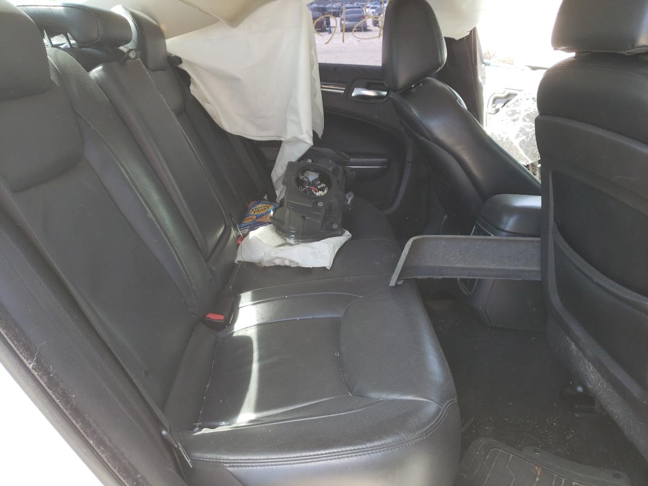Photo 6 from auction – 2015 CHRYSLER 300 LIMITE with VIN 2C3CCAAG5FH756664