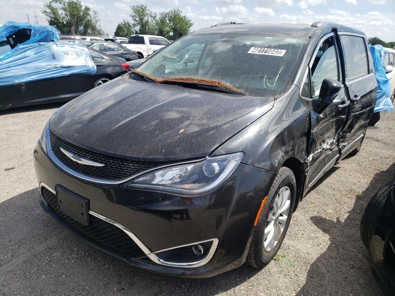 Photo 2 from auction – 2019 CHRYSLER PACIFICA T with VIN 2C4RC1BG3KR698272