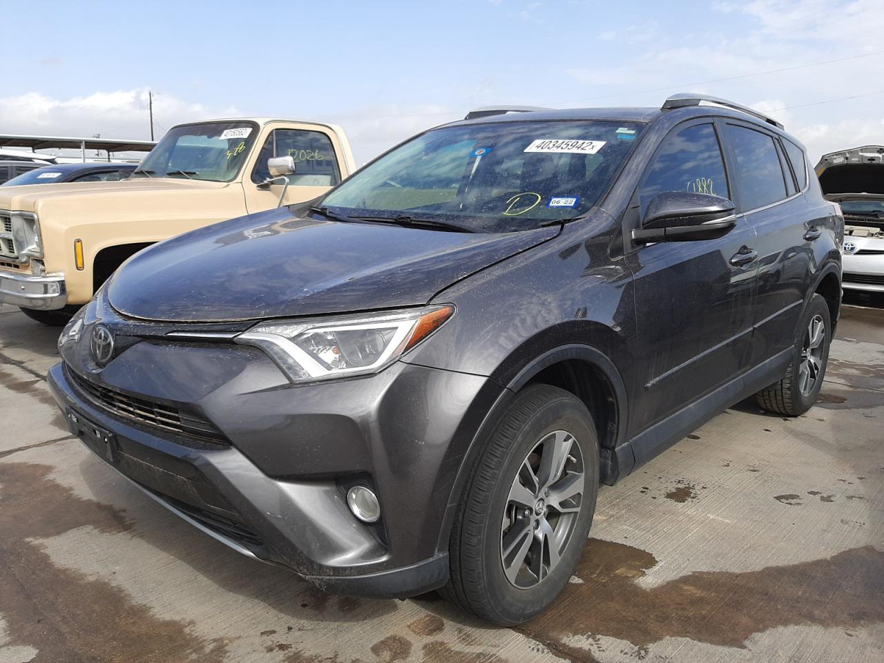 Photo 2 from auction – 2017 TOYOTA RAV4 XLE with VIN 2T3WFREV8HW388619