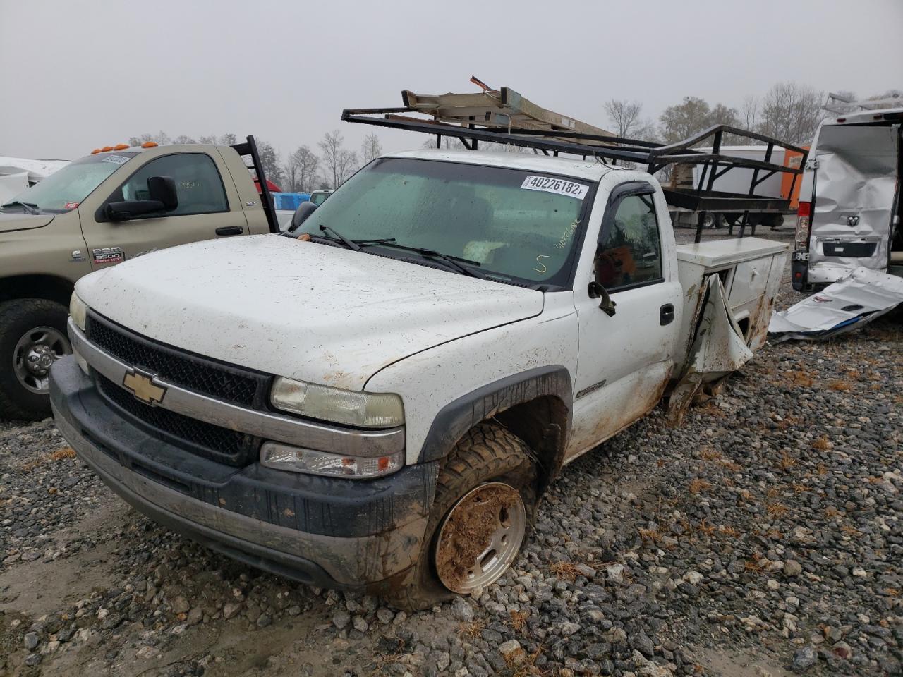 Photo 15 from auction – 2002 CHEVROLET SILVERADO with VIN 1GBHC24U12E298670