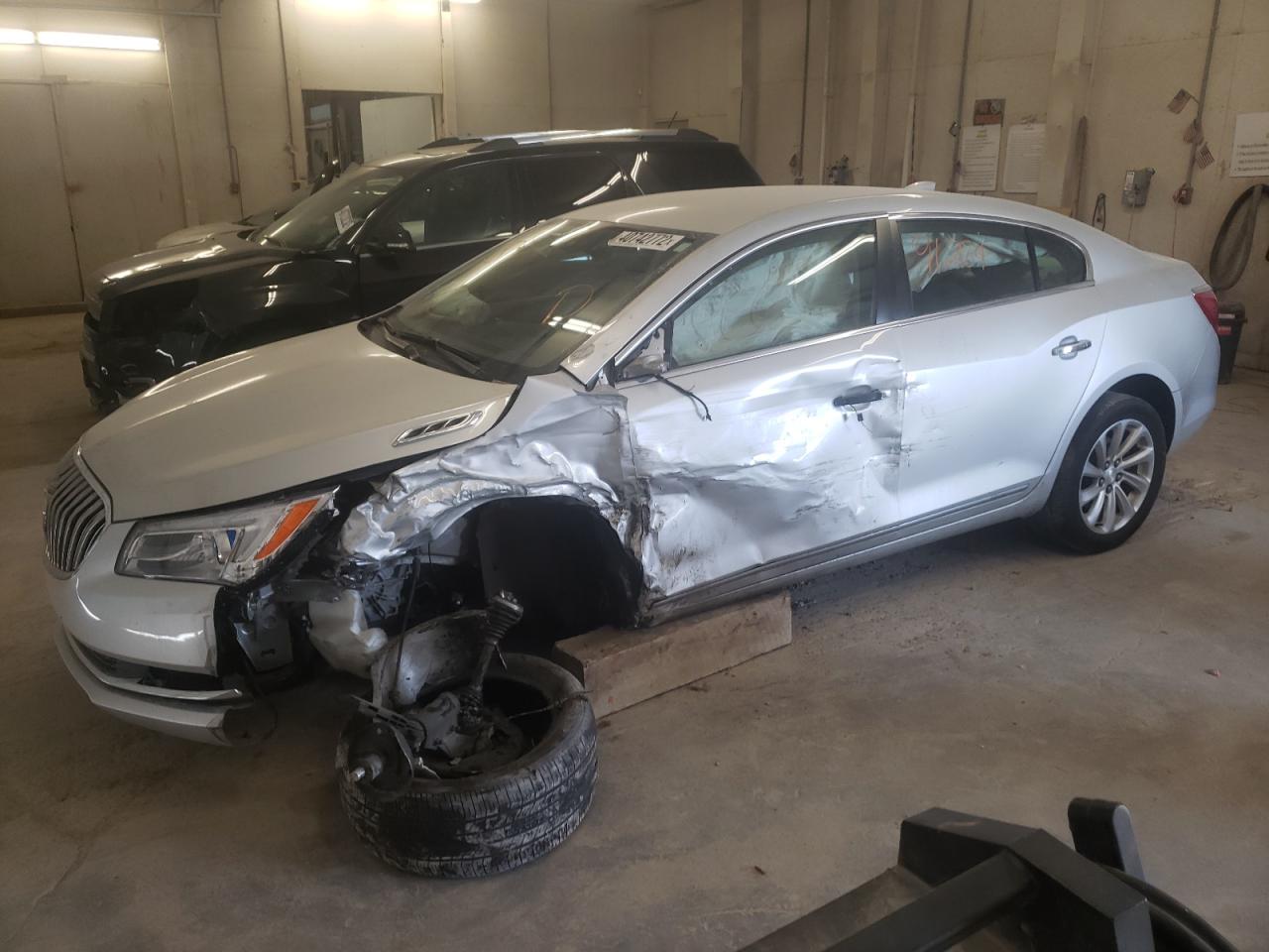Photo 2 from auction – 2016 BUICK LACROSSE with VIN 1G4GB5G37GF109886