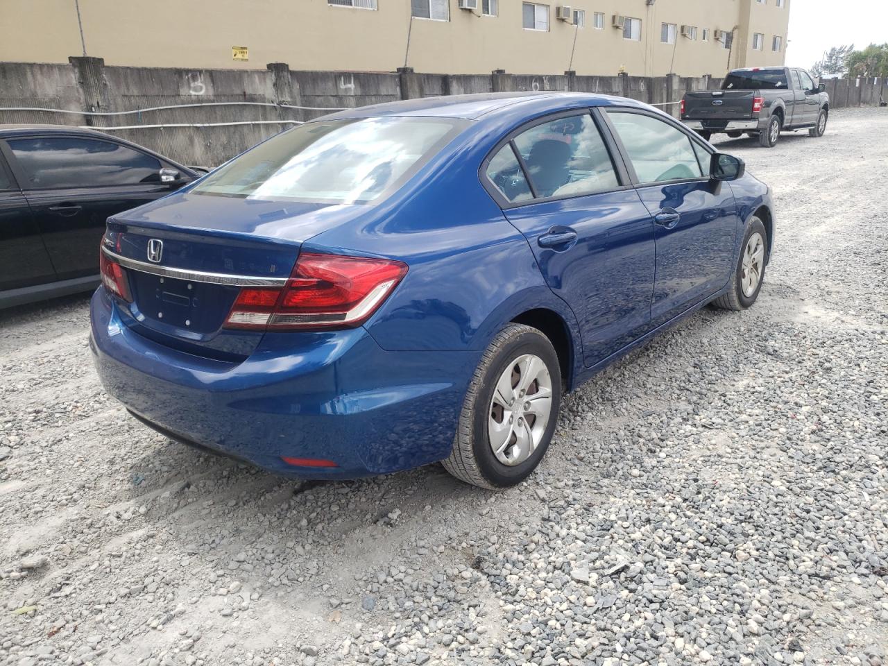 Photo 4 from auction – 2015 HONDA CIVIC LX with VIN 19XFB2F52FE024139