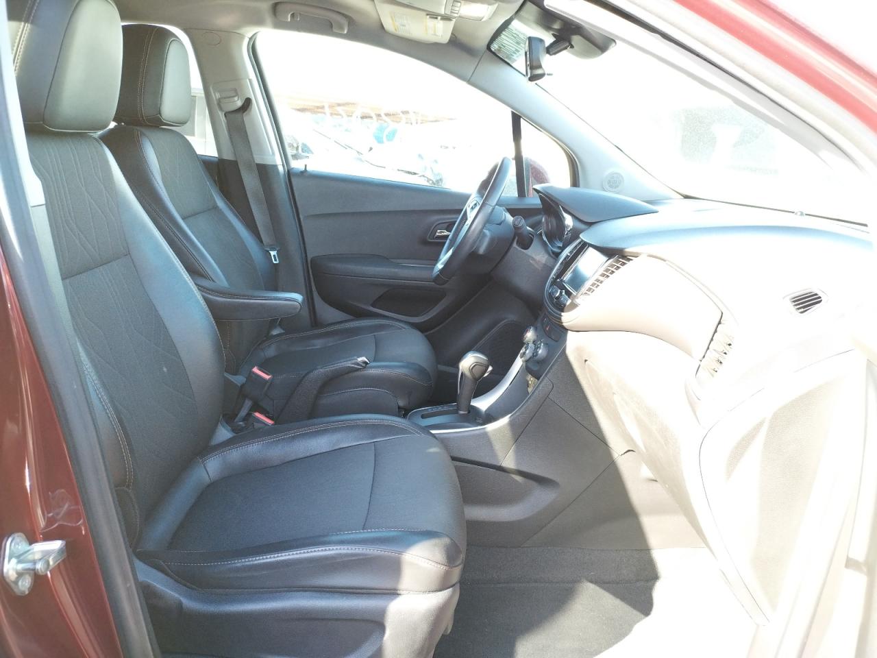 Foto 5 de la subasta – 2017 CHEVROLET TRAX 1LT con VIN 3GNCJLSB1HL181545
