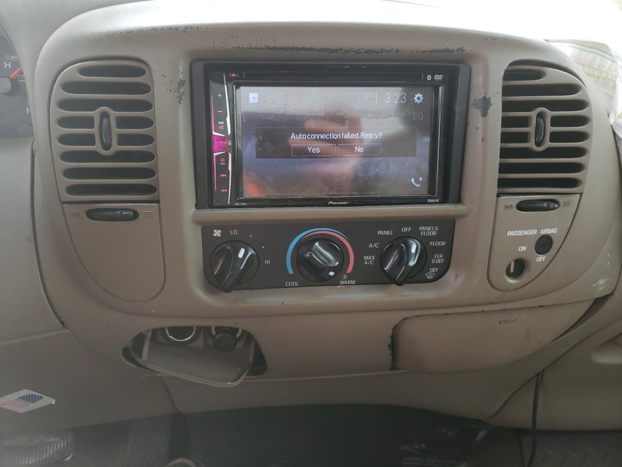Photo 9 from auction – 2002 FORD F150 with VIN 1FTRX17L52NA10988