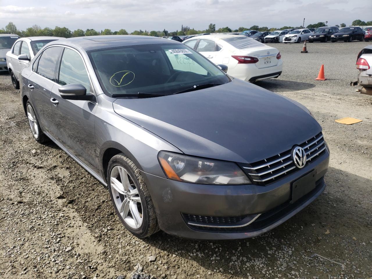 VOLKSWAGEN PASSAT SE 2014 with VIN 1VWBN7A33EC004512 - Photo from auction