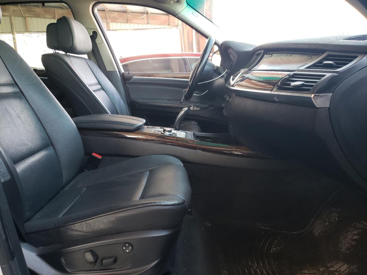 Photo 5 from auction – 2008 BMW X5 3.0I with VIN 5UXFE43518L005601