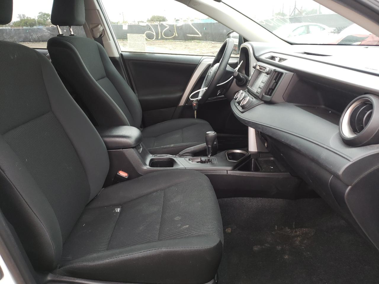 Photo 5 from auction – 2018 TOYOTA RAV4 LE with VIN 2T3ZFREV9JW460074