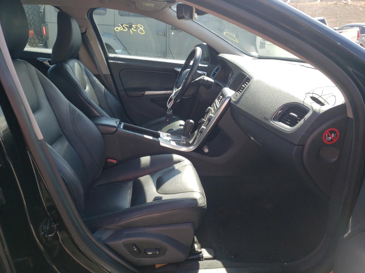 Photo 5 from auction – 2011 VOLVO S60 T6 with VIN YV1902FH5B2013814