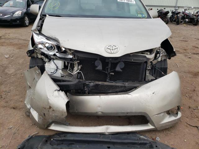 Photo 9 from auction – 2015 TOYOTA SIENNA LE with VIN 5TDKK3DC7FS604689