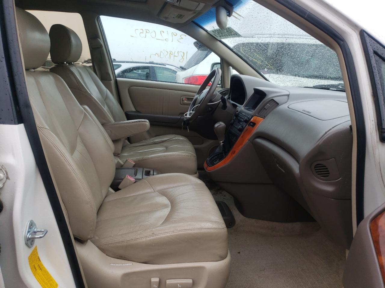 Photo 5 from auction – 2000 LEXUS RX 300 with VIN JT6GF10U7Y0069518