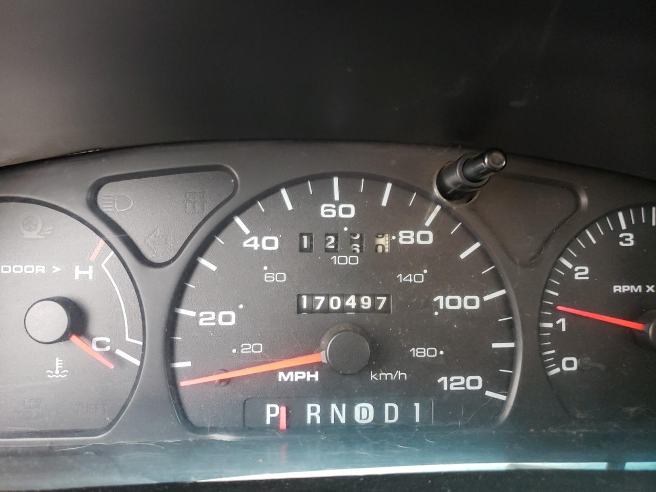 Photo 8 from auction – 2001 FORD TAURUS SE with VIN 1FAFP58271G247281