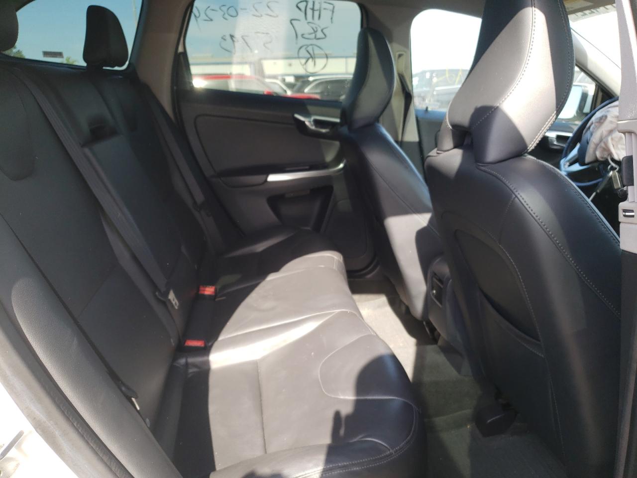 Photo 6 from auction – 2015 VOLVO XC60 T5 PR with VIN YV440MDK7F2735069