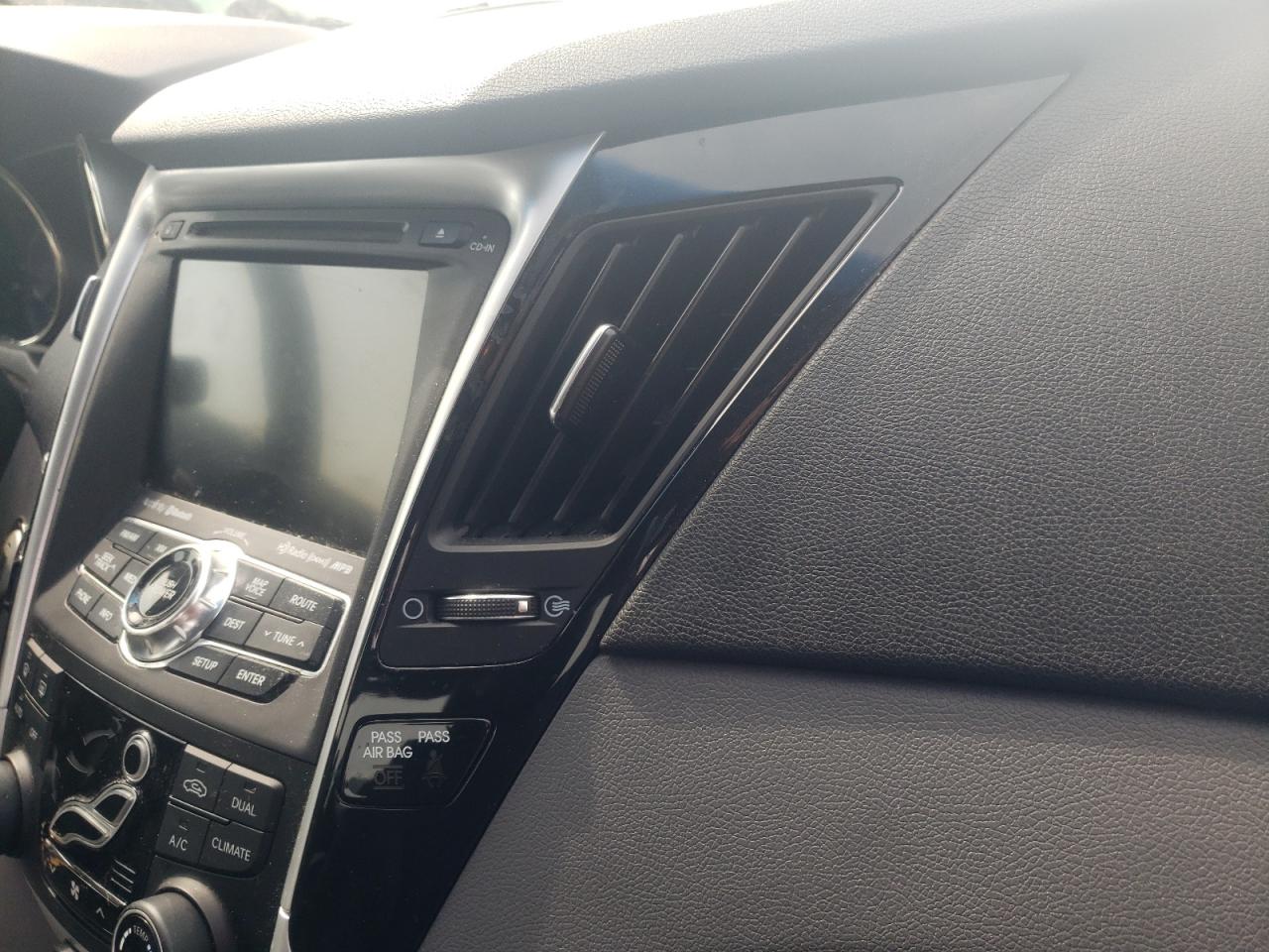 Photo 9 from auction – 2013 HYUNDAI SONATA SE with VIN 5NPEC4AB3DH575853