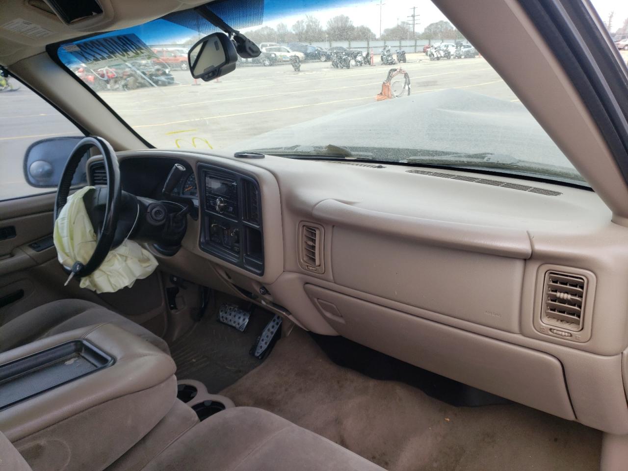 Photo 9 from auction – 2005 CHEVROLET SILVERADO with VIN 2GCEC19V451398715