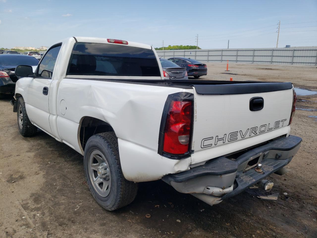 Photo 3 from auction – 2005 CHEVROLET SILVERADO with VIN 1GCEC14V35Z298877