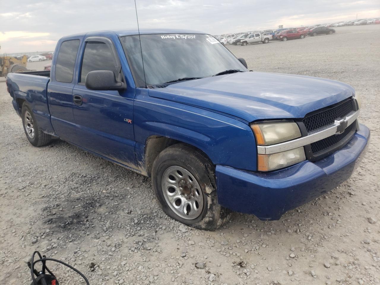 CHEVROLET SILVERADO 2004 with VIN 2GCEC19T741249194 - Photo from auction