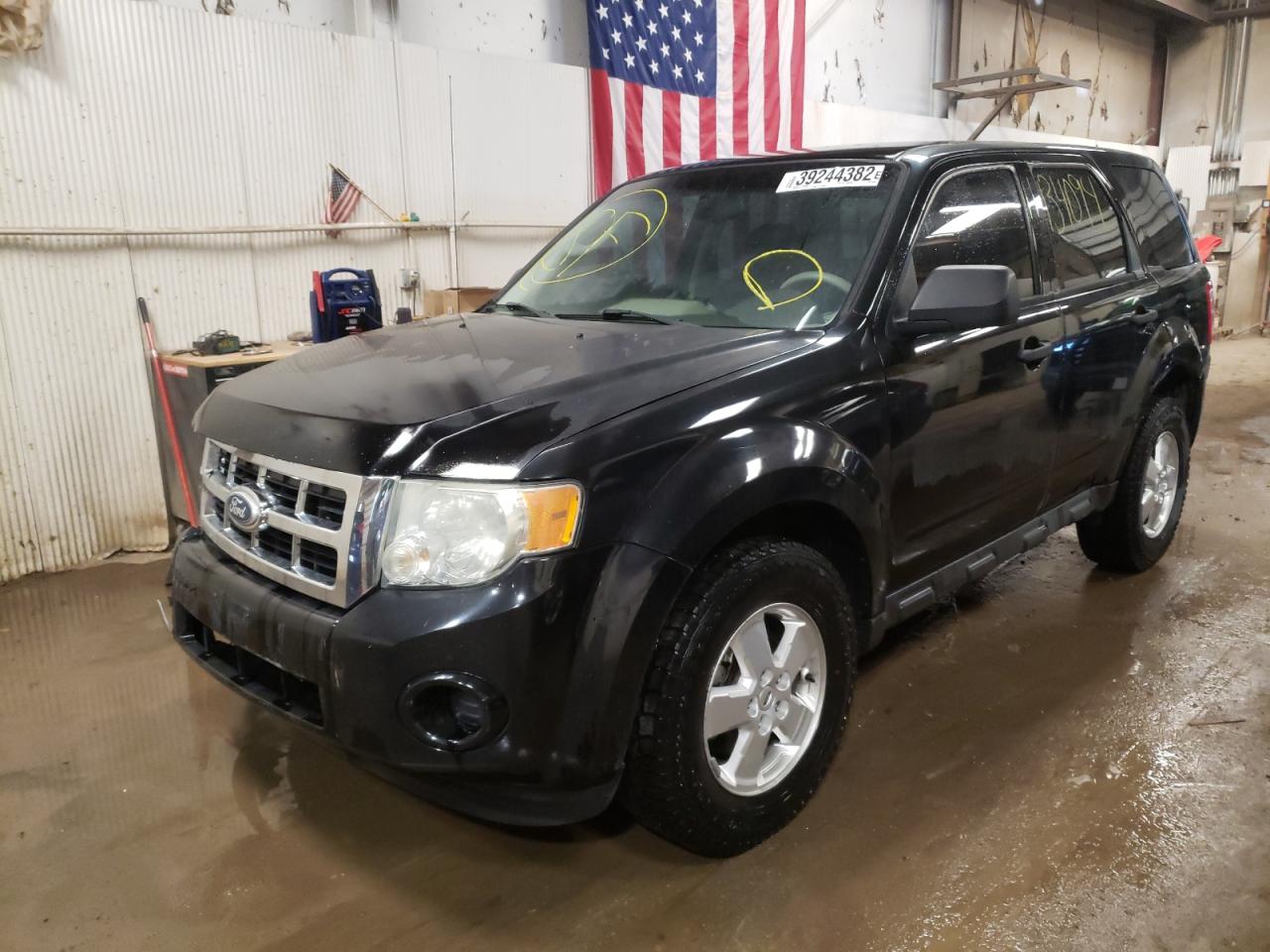 Photo 2 from auction – 2010 FORD ESCAPE XLS with VIN 1FMCU9C79AKD40781