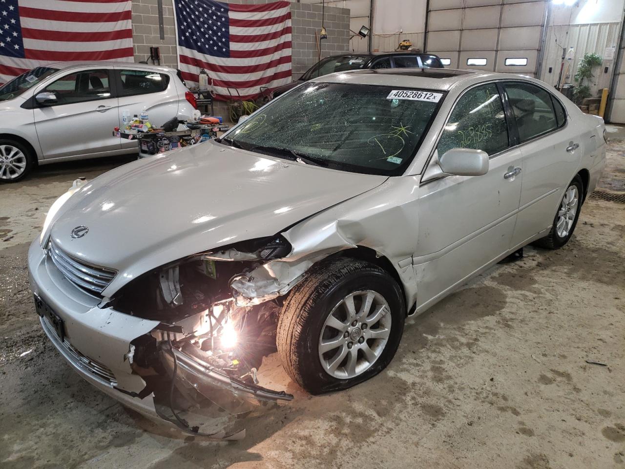 Photo 2 from auction – 2002 LEXUS ES 300 with VIN JTHBF30G825010981