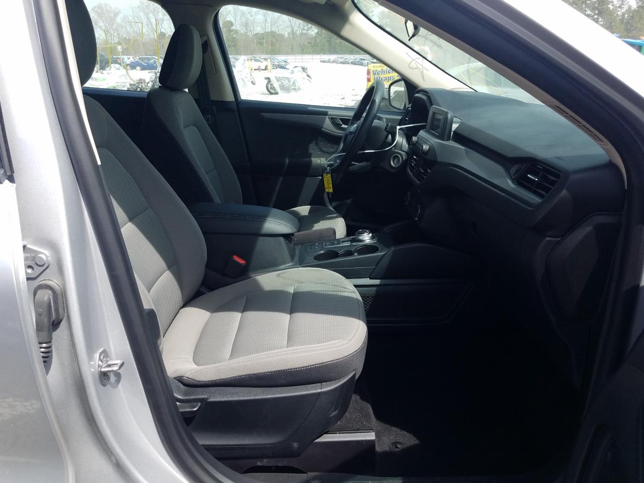Photo 5 from auction – 2020 FORD ESCAPE S with VIN 1FMCU0F61LUB77212